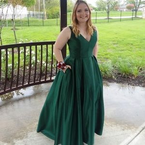 Emerald green prom dress